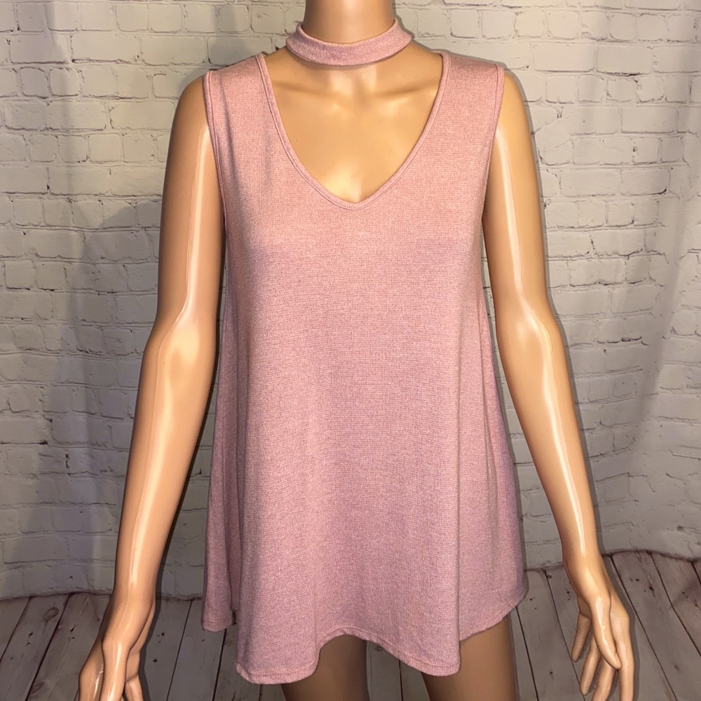 Caution to the Wind light rosy turtleneck size medium